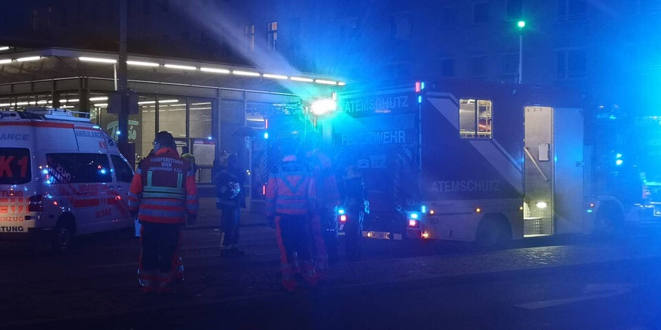 Wohnhaus-Brand in Wien: Eine Person tot