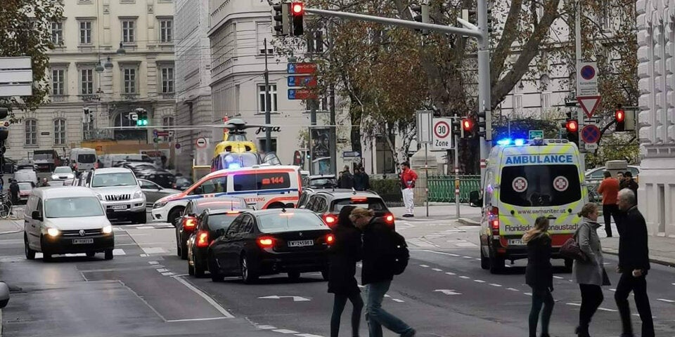 Hubschrauber landet mitten in Wien