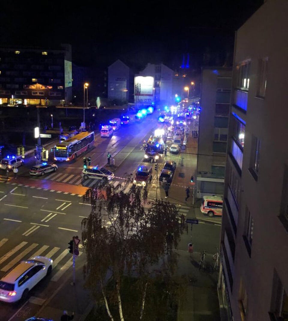 Wohnhaus-Brand in Wien: Eine Person tot