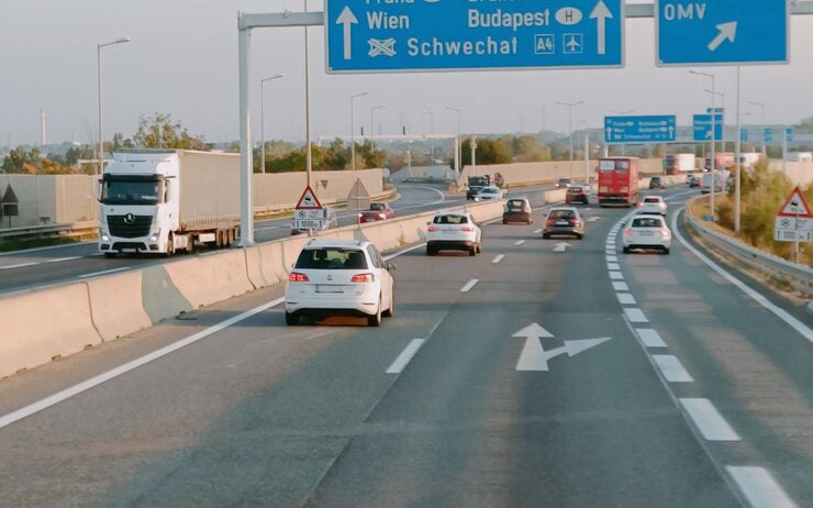 ÖAMTC Stau Autobahn Wien Schwechat Flughafen