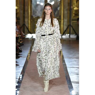 GIAMBATTISTA VALLI X H&M FASHIONSHOW IN ROM 
