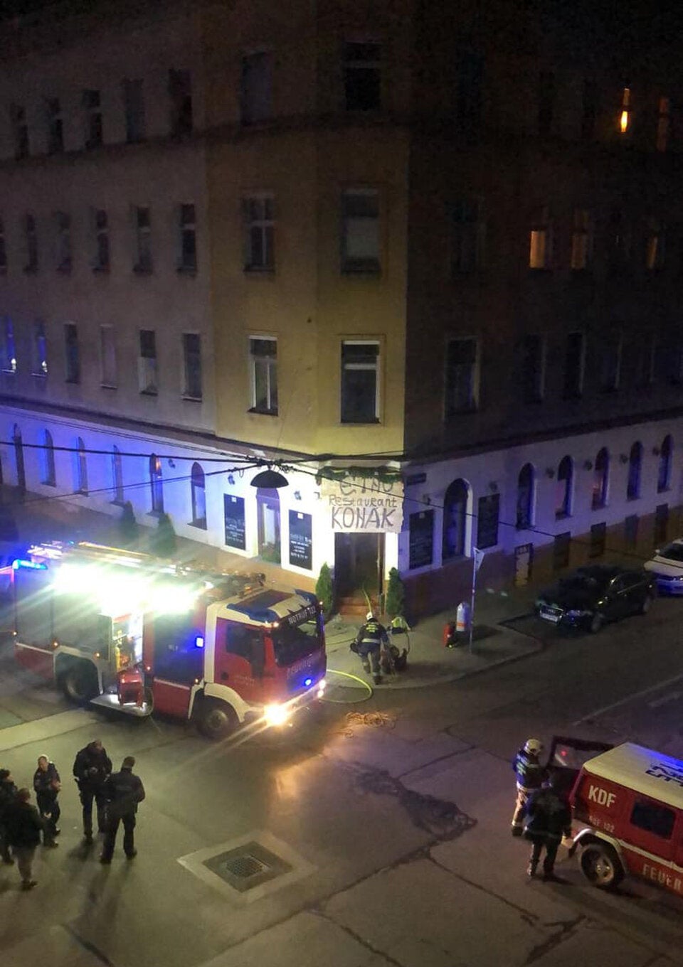 Brand in Grill-Lokal: Feuerwehr-Einsatz in Wien
