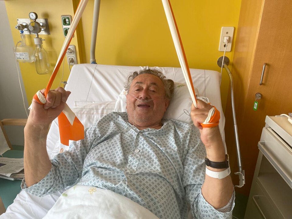 So hält sich Lugner im Krankenhaus fit