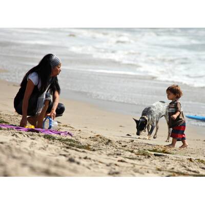 Matthew McConaughey mit Sohn am Strand