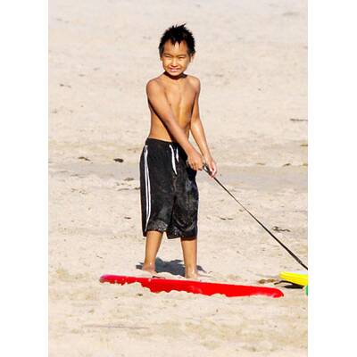 Brad Pitt, Maddox & Pax in Malibu