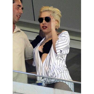 Lady Gaga: In Dessous ins Stadion