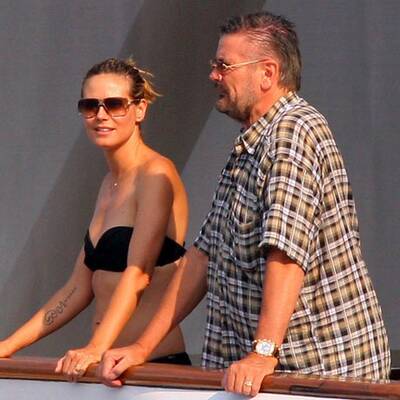 Heidi Klum im Bikini auf Yacht