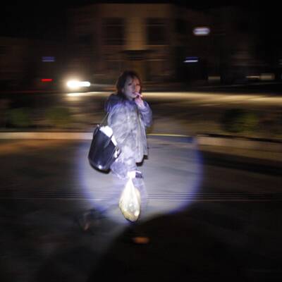 Japaner flüchten vor dem Beben ins Freie