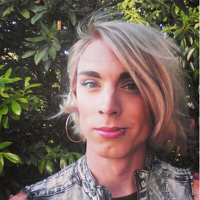 Transgender-Model Courtney Demone