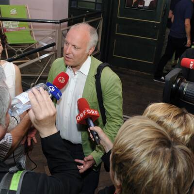 Lunacek bei der Stimmabgabe in Wien