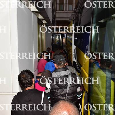 Die ersten Asyl-Familien sind angekommen