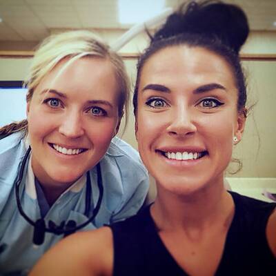 Das ist sexy Bier-Footballerin Alli Alberts