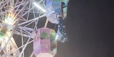 Schock-Video: Frau baumelt an Riesenrad-Gondel