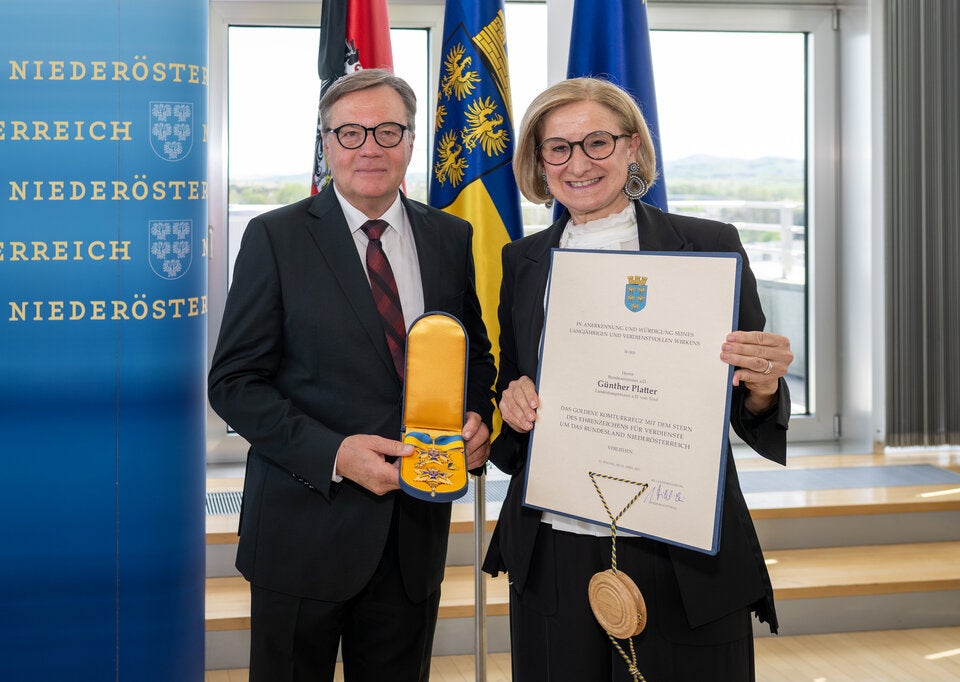 Goldenes Komturkreuz für drei verdiente Landesväter