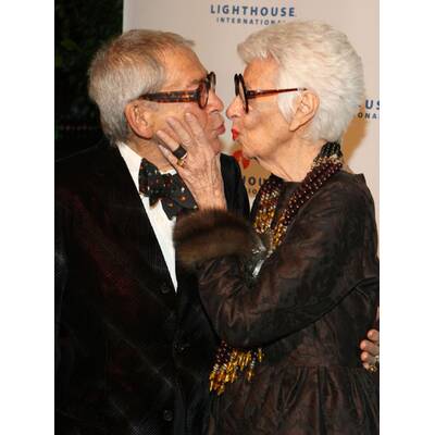 Modeikone Iris Apfel mit Designer Alexander Wang