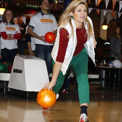Strike! Maxima & Willem sportlich beim Bowlen