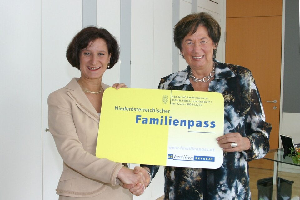 85. Geburtstag Liese Prokop_1: LH Johanna Mikl-Leitner und LH-Stv. a.D. Liese Prokop 