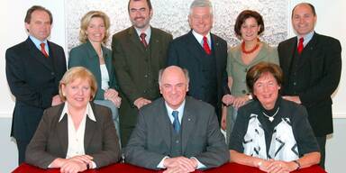 85. Geburtstag Liese Prokop_2: 2. v.r. hinten LH Johanna Mikl-Leitner, v.r. vorne LH-Stv. a.D. Liese Prokop, LH a.D. Erwin Pr&ouml;ll&nbsp;