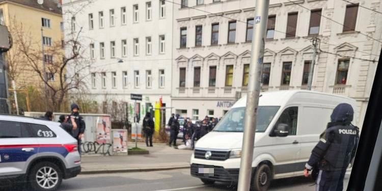 WEGA-Einsatz nach Schreckschüssen in Wien-Favoriten