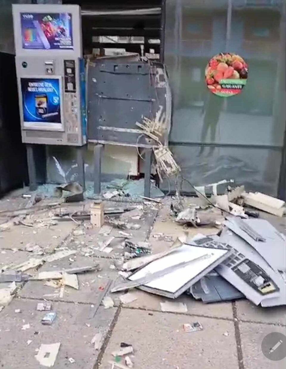 Teenie-Bande sprengte Zigarettenautomat