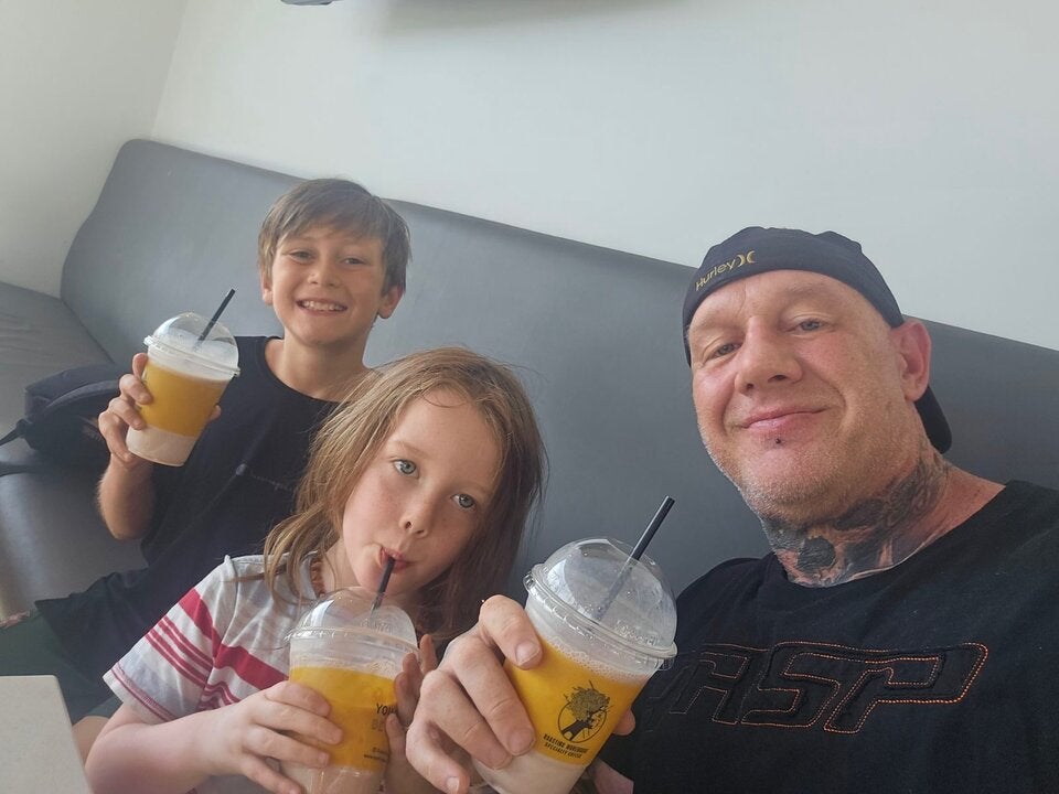 Taylor hinterlässt seine Ehefrau Renee sowie vier Kinder. 