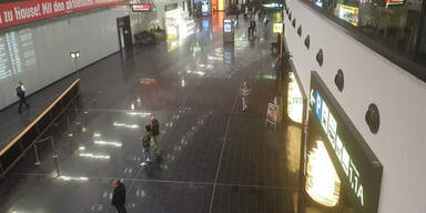 Fotos zeigen "Geisterstimmung" am Flughafen Wien