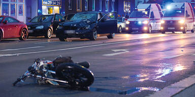 P&auml;rchen stirbt bei Mopedunfall Wels