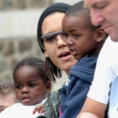 Madonnas Kinderschar beim Sightseeing