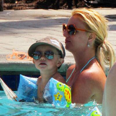 Britney Spears badet mit ihren Kids