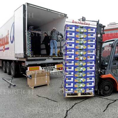 64 Türken im Schlepper