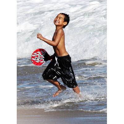 Brad Pitt, Maddox & Pax in Malibu
