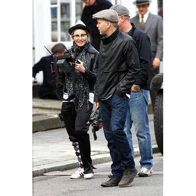 Ungeschminkt am Regiestuhl: Das wahre Gesicht von Madonna