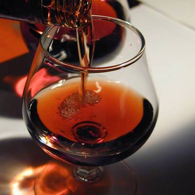 China und Japan: Stäbchen ins Essen stecken