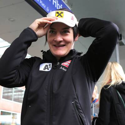 ÖSV-Stars präsentieren sich am Westbahnhof