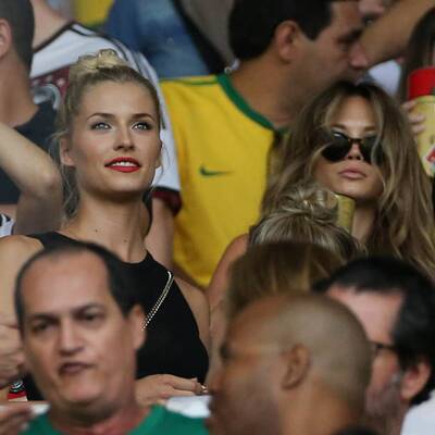 Deutsche Spielerfrauen feiern ausgiebig