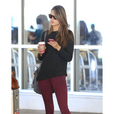 Alessandra Ambrosio am Flughafen Los Angeles 