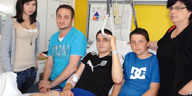 Fußballer  9 Zehen  wieder angenäht