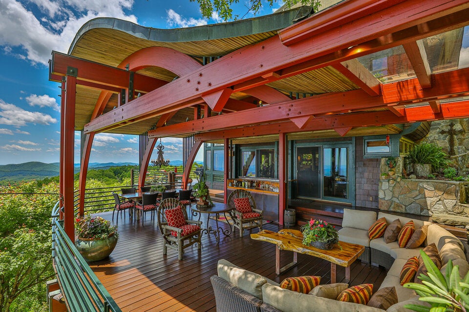 Das geheime Luxus-Baumhaus von Burt Reynolds steht zum Verkauf