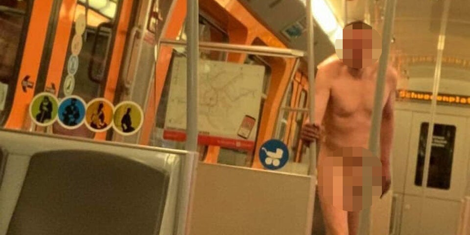 Nackter ohne Maske in U-Bahn: Polizei-Einsatz!