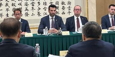 FP&Ouml;-Delegation in Peking: Landbauer auf China-Mission