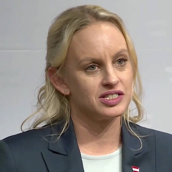 Ein Jahr Regierung: 130 Gesetze beschlossen!