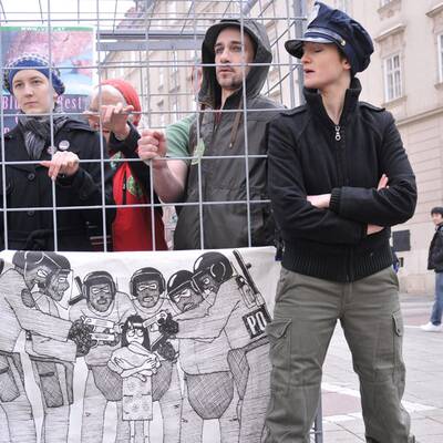 Pelzgegner demonstrieren am Stephansplatz