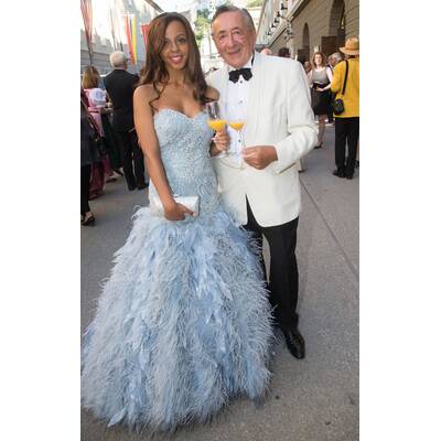 Richard Lugner führt Kolibri zu den Festspielen aus