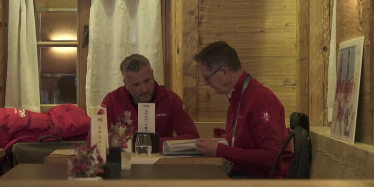 Häuser empfangen Athletinnen in Cortina