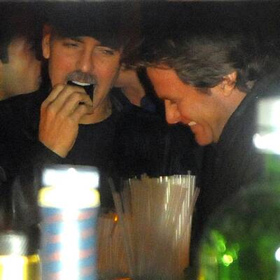Star hautnah: George Clooney in Whiskey-Bar