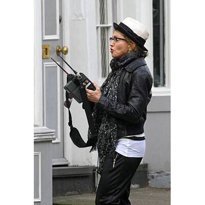 Ungeschminkt am Regiestuhl: Das wahre Gesicht von Madonna