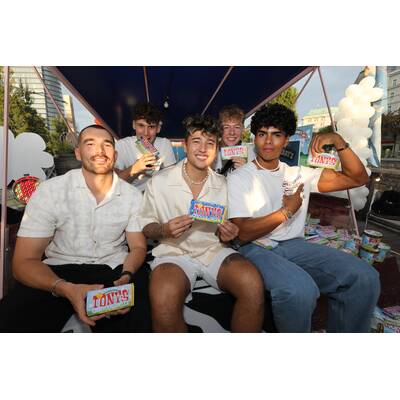 Russkaja Frontman Georgij Makazaria mit Model Tanja Duhovic 