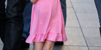 Suri Cruise trägt weiter High Heels