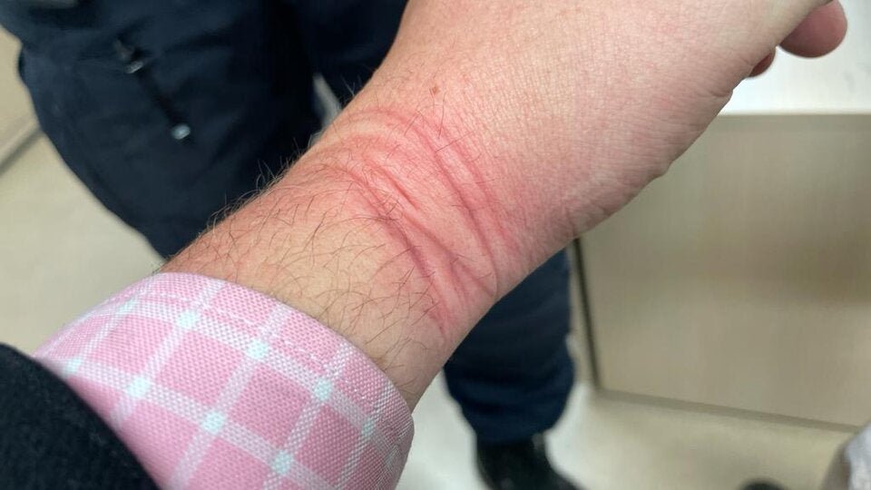 Skandal: oe24-Reporter bei Medientermin brutal festgenommen