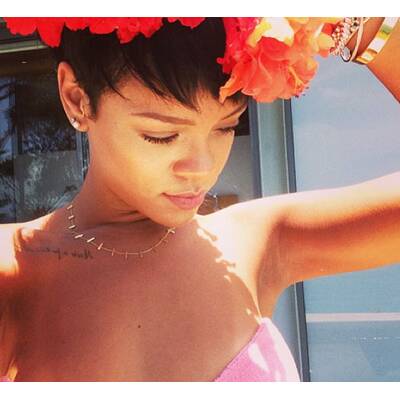 Rihanna zeigt ihren knackigen Po